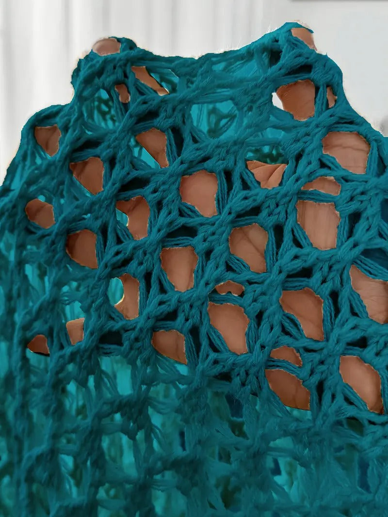 טופ | אלגנטיות ופרטים | חולצה, פרטים זהובים ומותן גבוהה